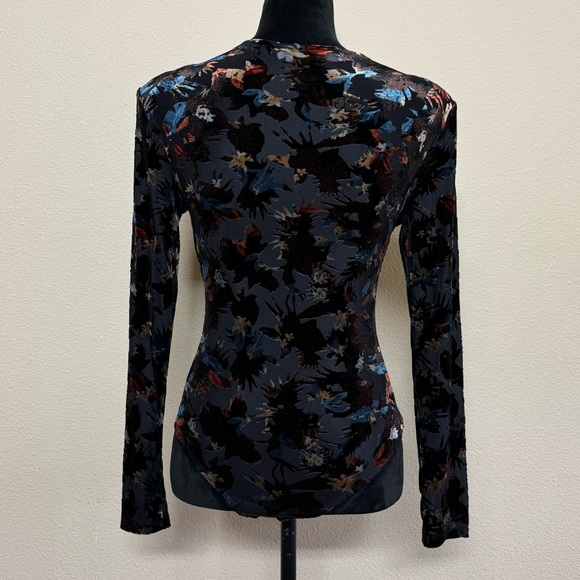 ASTR top women small long sleeve vneck shoulder pad velvet detail bodysuit black - Picture 2 of 11